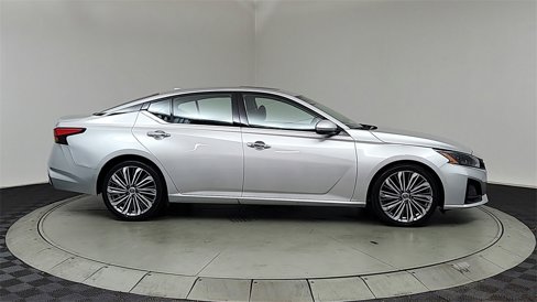 Used 2023 Nissan Altima 2.5 SL image 8