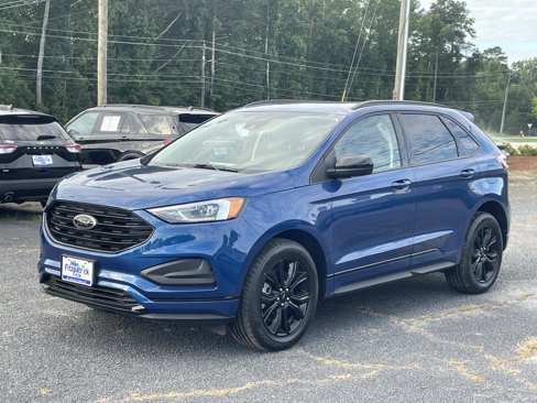 Used 2024 Ford Edge SE w/ Black Appearance Package image 7