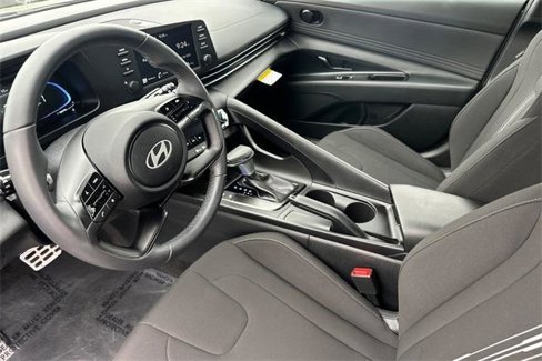 Used 2025 Hyundai Elantra Sport image 10