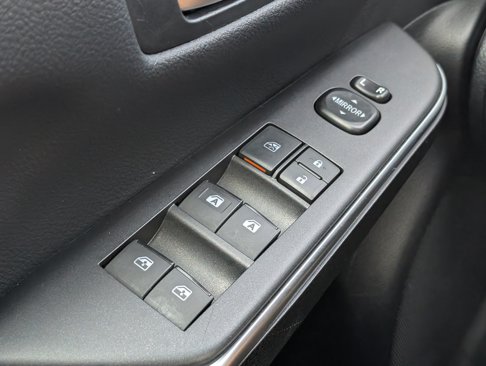 Used 2017 Toyota Camry SE image 20
