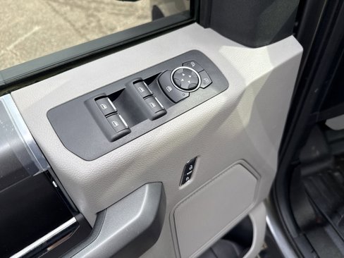 Used 2016 Ford F150 XLT w/ Equipment Group 301A Mid image 12