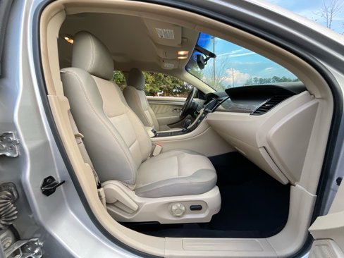 Used 2013 Ford Taurus SEL image 17