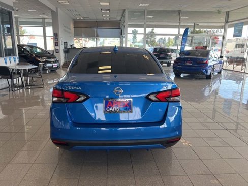 Used 2021 Nissan Versa SV image 10