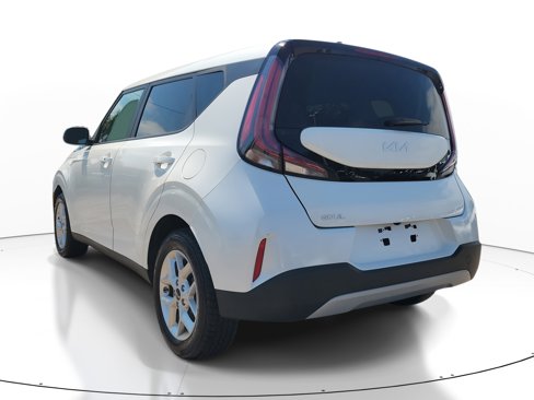 Used 2023 Kia Soul S image 6