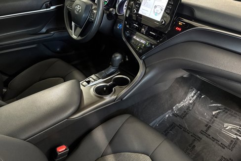Used 2022 Toyota Camry LE image 15