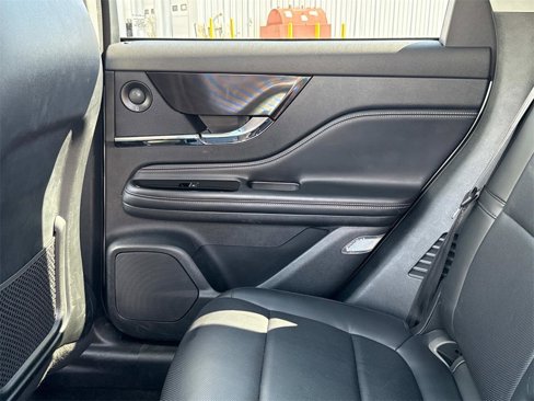 Used 2021 Lincoln Corsair Reserve image 13