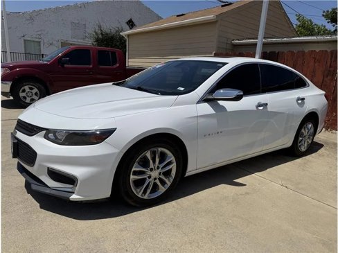 Used 2018 Chevrolet Malibu LT image 1