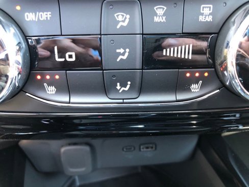 New 2025 Chevrolet Trax RS w/ Sunroof Package image 25