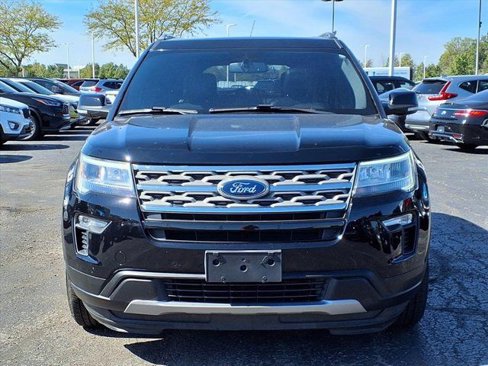 Used 2018 Ford Explorer XLT w/ Equipment Group 202A image 6