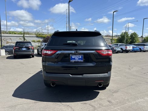 Used 2020 Chevrolet Traverse LT w/ LPO, Blackout Package image 5