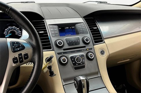Used 2016 Ford Taurus SEL image 6