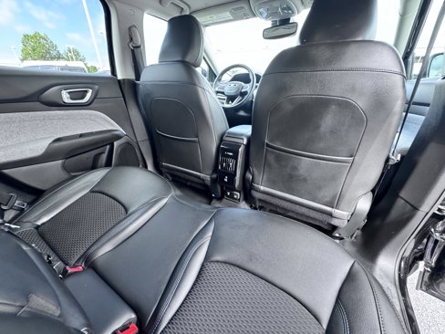 Certified 2022 Jeep Compass Latitude w/ Convenience Group image 16