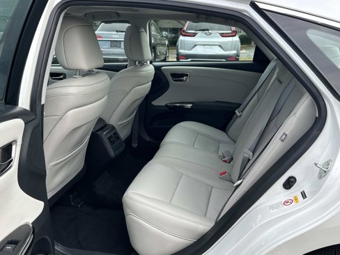 Used 2018 Toyota Avalon XLE Premium image 20