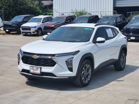 Used 2024 Chevrolet Trax LT w/ LT Convenience Package image 8