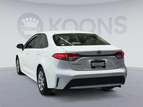 Used 2022 Toyota Corolla LE image 8