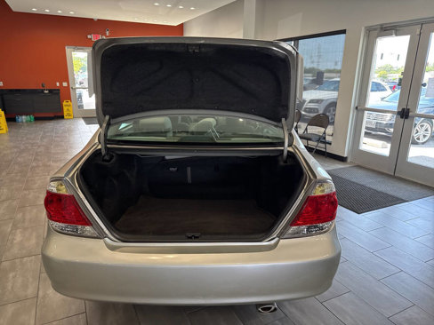Used 2005 Toyota Camry LE image 30