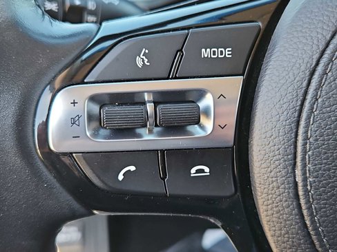 Used 2019 Kia Cadenza Premium image 24