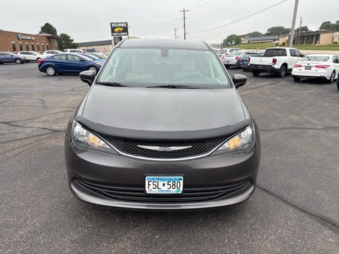 Used 2017 Chrysler Pacifica Touring image 8