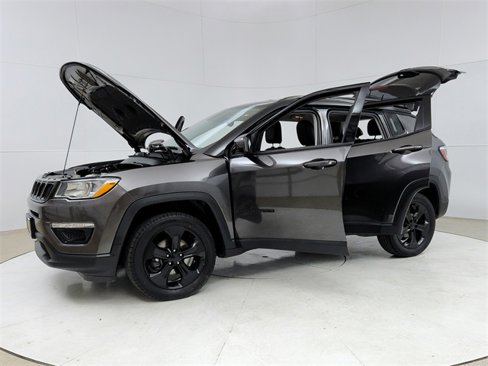 Used 2018 Jeep Compass Latitude image 10