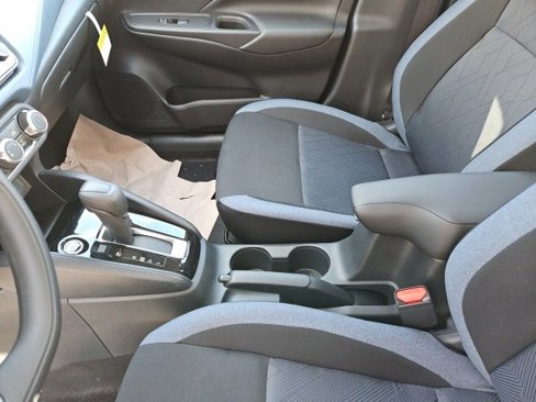 New 2025 Nissan Versa SV image 18