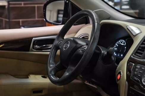 Used 2016 Nissan Pathfinder Platinum w/ Family Entertainment Package image 15