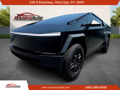 Used 2024 Tesla Cybertruck AWD Crew Cab image 3