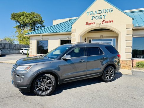 Used 2019 Ford Explorer XLT w/ Equipment Group 202A image 3