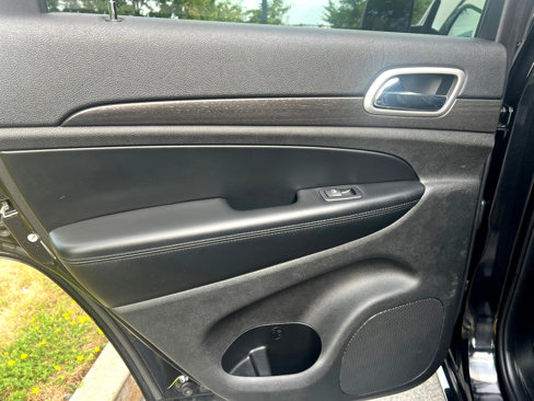 Used 2015 Jeep Grand Cherokee Altitude image 11