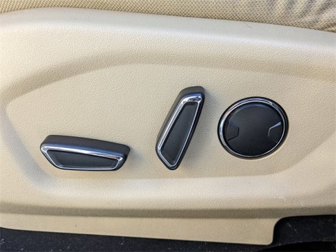 Used 2016 Ford Explorer XLT image 20