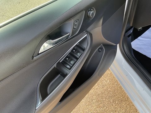 Used 2017 Chevrolet Cruze LT image 11