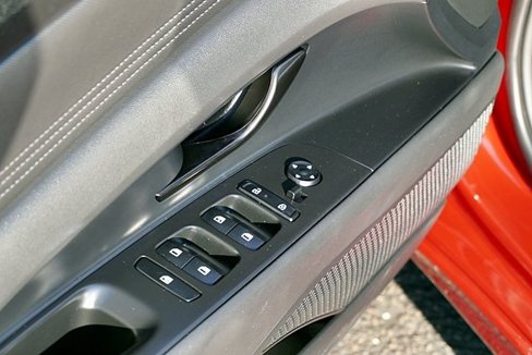 Certified 2025 Hyundai Elantra Sport image 22