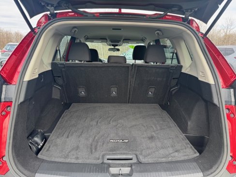 Used 2022 Nissan Rogue SV image 5