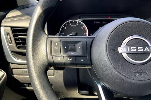 Used 2024 Nissan Rogue S image 17
