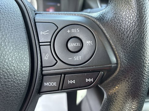Used 2021 Toyota Corolla LE image 20