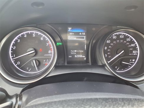 Used 2021 Toyota Camry SE image 10