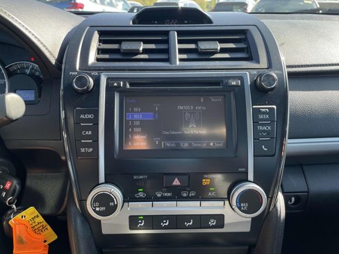 Used 2014 Toyota Camry image 16