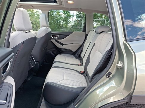 Used 2020 Subaru Forester Premium image 14