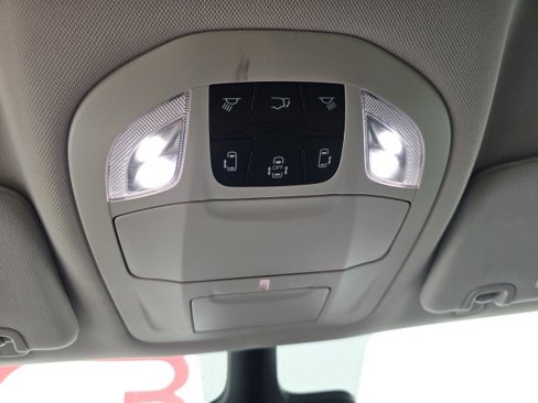 Used 2023 Chrysler Voyager LX image 22