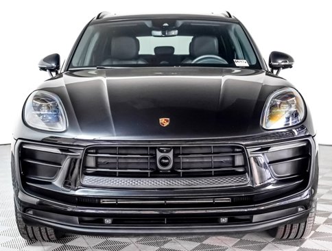 Certified 2023 Porsche Macan image 7