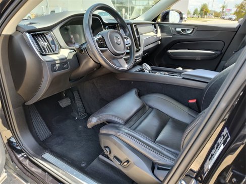 Used 2022 Volvo XC60 B5 Inscription w/ Advanced Package image 2