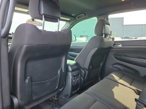 Used 2018 Jeep Grand Cherokee Laredo image 14