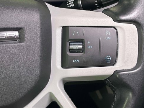 Used 2020 Land Rover Defender 110 First Edition image 39