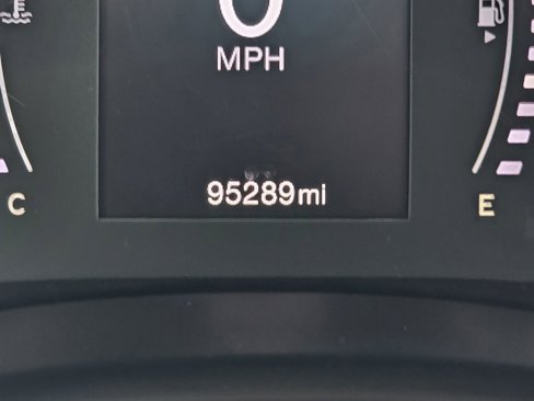 Used 2019 Jeep Renegade Latitude image 29