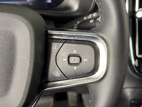 Certified 2023 Volvo XC40 B5 Plus w/ Climate Package image 31