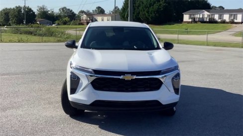 Used 2024 Chevrolet Trax LS image 3