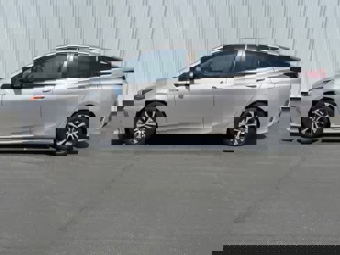 Used 2021 Toyota Prius Prime XLE image 3