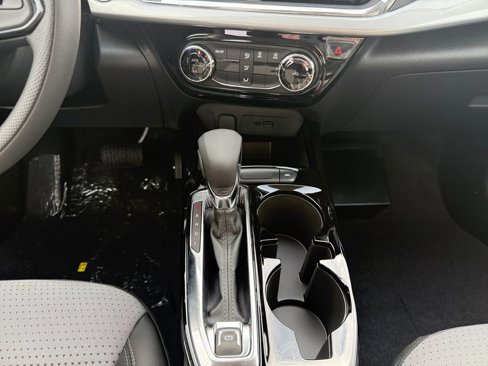New 2025 Chevrolet Trax LT image 11
