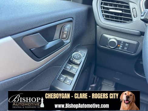Used 2022 Ford Escape SE w/ Cold Weather Package image 29