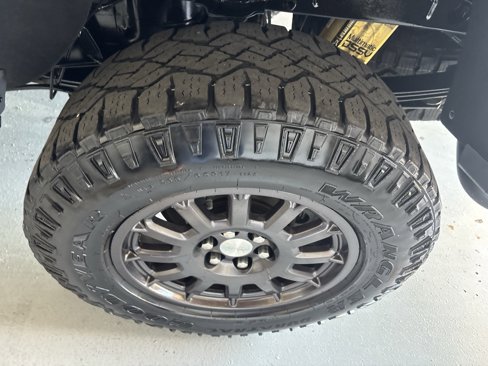 Used 2020 Chevrolet Colorado ZR2 w/ Colorado ZR2 Bison Edition image 9