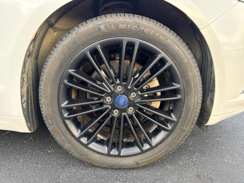 Used 2014 Ford Fusion SE w/ Equipment Group 202A image 29